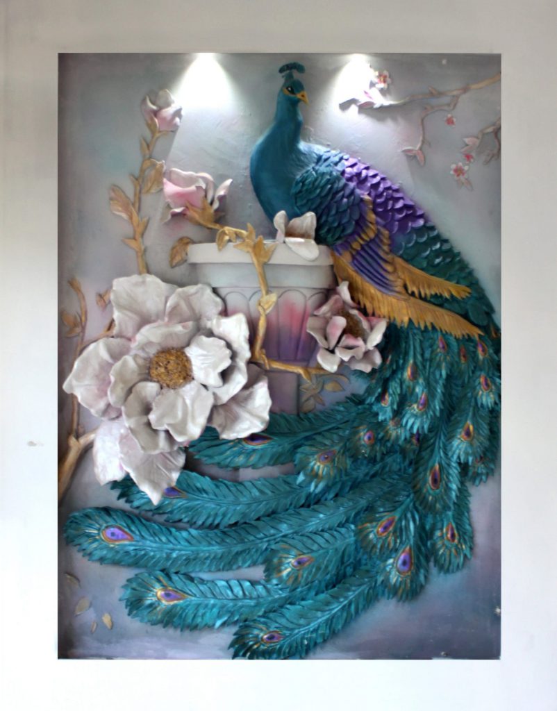 تابلو طاووس هنری از شاخه گچبری سبک مدرن